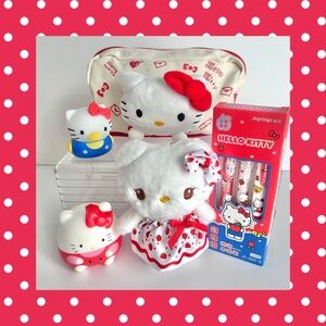 ❤️(HK375) Hello Kitty Adorable 5-Piece Pencil Case Bundle!